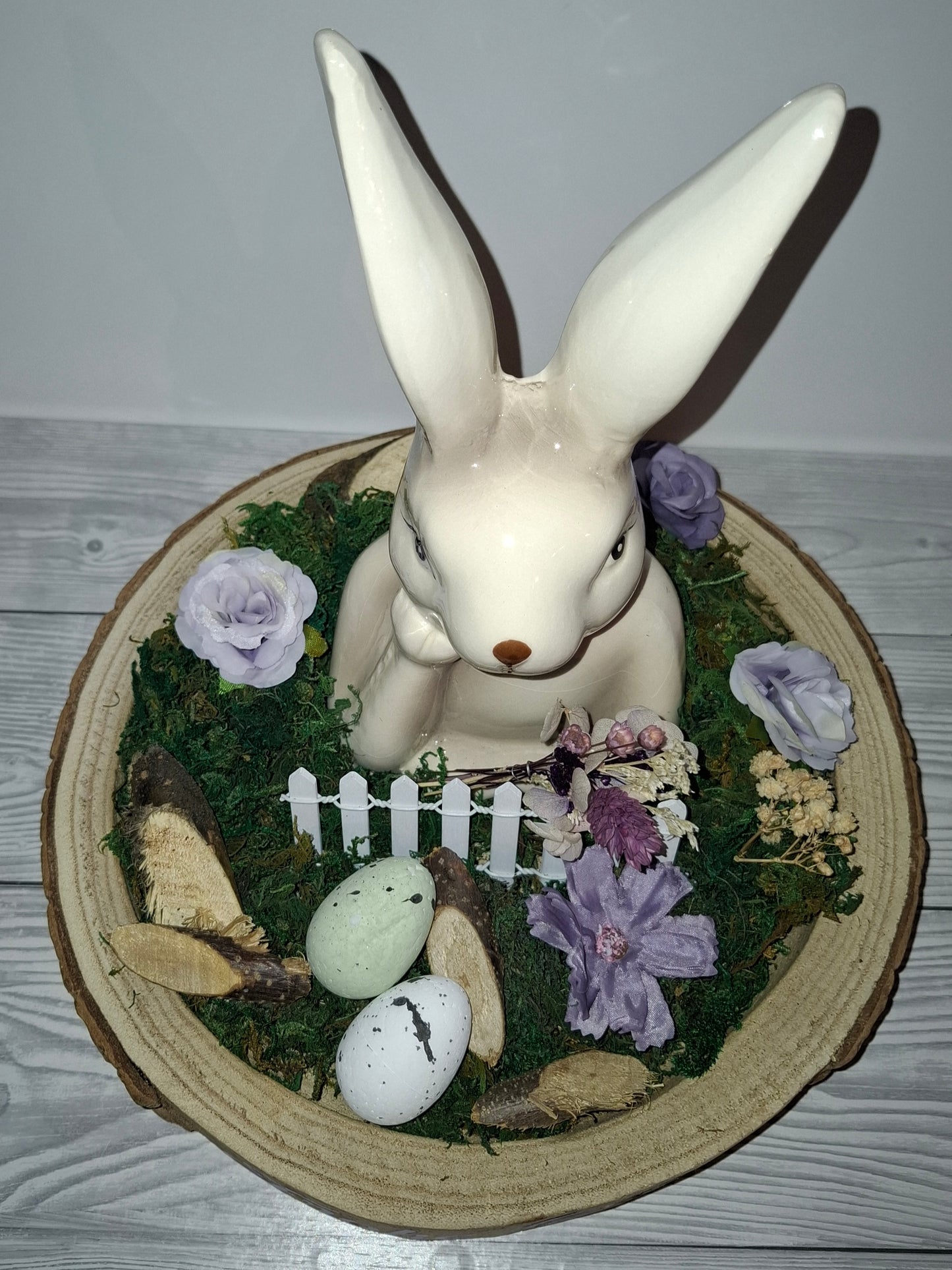 Einzelstück! Liebevoll dekoriertes Holz-Tablett zu Ostern flieder/lila