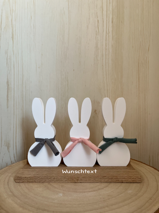3er-Set stehende Hasen mit Halsband, Klötzchenleiste und Wunschtext