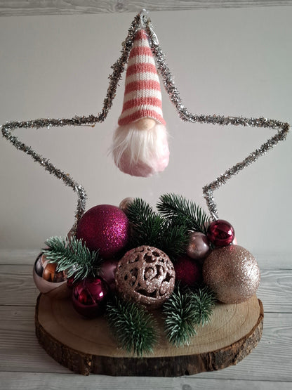 Deko-Stern auf Holztablett mit Beleuchtung rosa