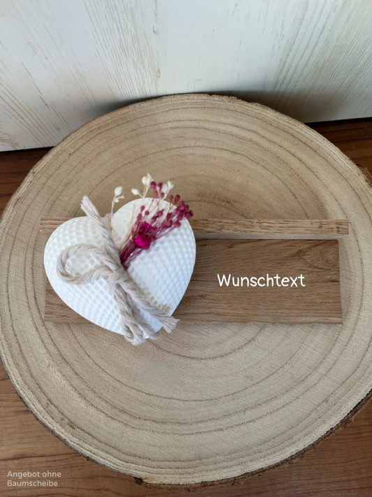 Rautenherz mittel, Band und Blumen, Klötzchenleiste und Wunschtext