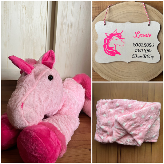 Einhorn-Kuscheltier mit Kuscheldecke und personalisiertem Schild