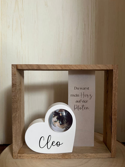 Trauerholzrahmen Katze, Herz mit Foto, Spruch auf Transparentpapier und Lichterkette