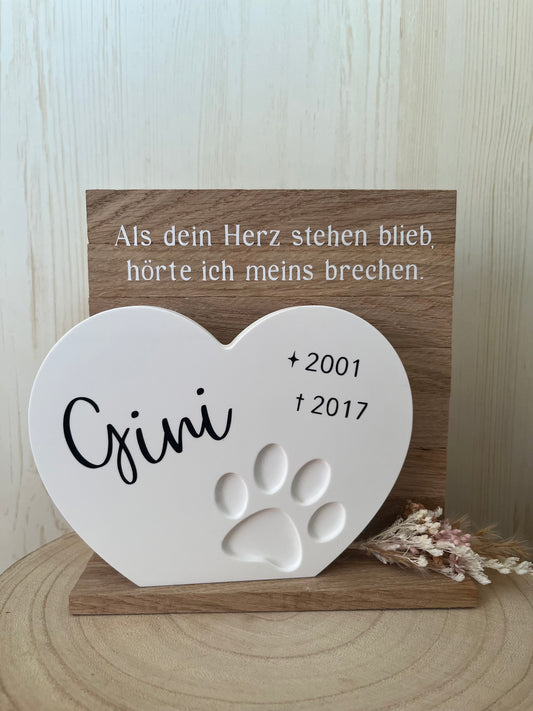 Herz mit Pfote, Klötzchenwand und Text