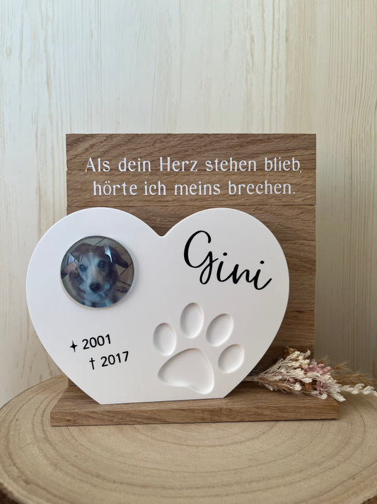 Herz mit Pfote und Foto, Klötzchenwand und Text