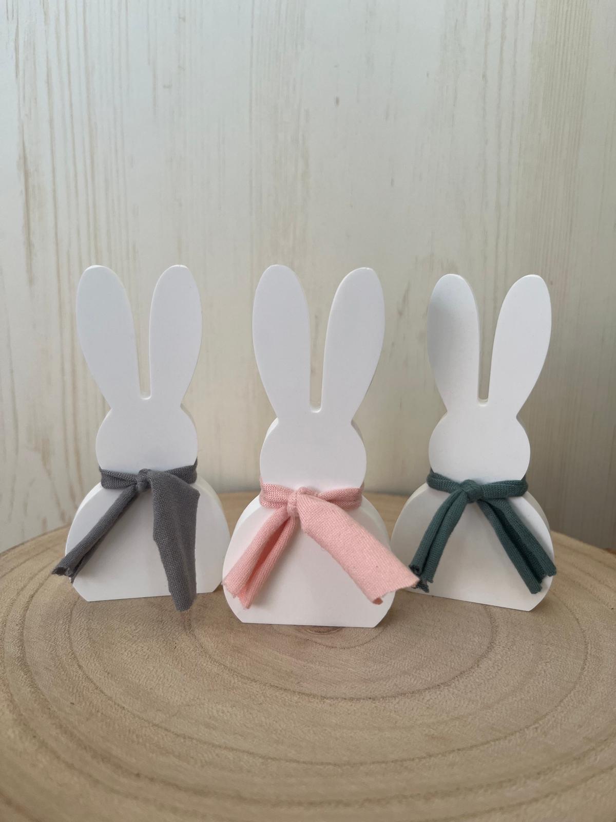 3er-Set stehende Hasen mit Halsband